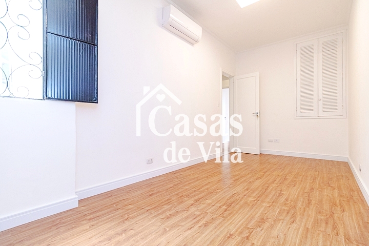 Casa de vila reformada para venda! - Excelente localização! Em Moema!