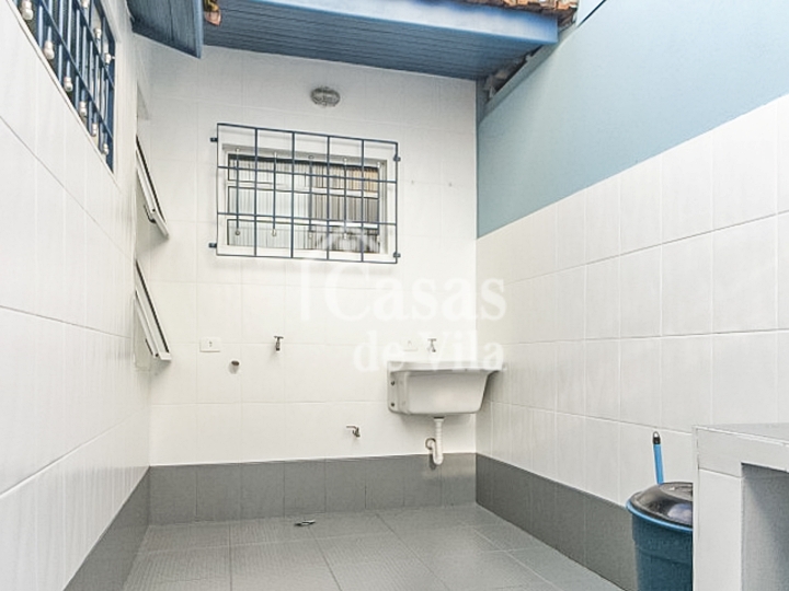 Uma graciosa casa de vila para venda! - Na Vila Olímpia! Ótima localização!