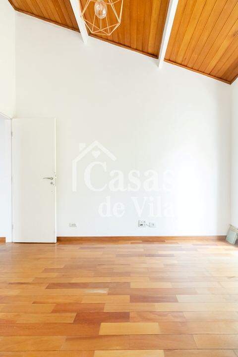 Casa de vila reformada para compra! - No Jardim Hípico!