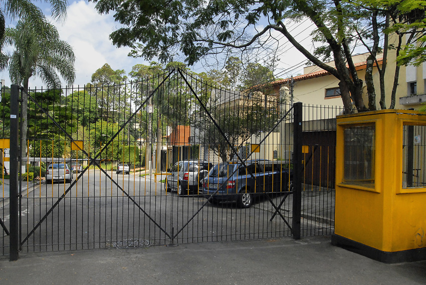 Casa de vila muito confortável! Para venda no Morumbi! - Nas proximidades do colégio Porto Seguro, pronta (mesmo) para ser o seu próprio ‘porto seguro’!