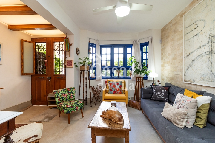 Uma graça de casa de vila para venda! - Na Vila Olímpia!