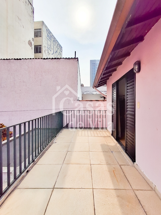 Casa de vila beemmm espaçosa para venda! - No Brooklin Paulista! Muitas facilidades nas proximidades!