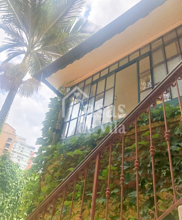 Bela casa de vila para venda! - Numa vila sensacional no Paraíso!