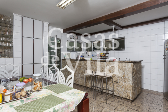 Casa de vila espaçosa! - Para venda ou locação! Em Perdizes! Ótima localização!