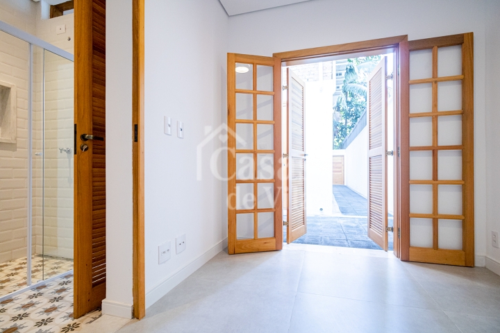 Toda reformada! Para venda ou locação! - Um sonho de casa de vila na Bela Vista!