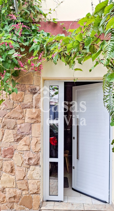 Casa de vila para venda com bom espaço! - Na Chácara Santo Antonio | Santo Amaro!