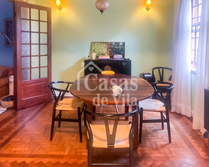 Bela casa de vila para venda! - Numa vila sensacional no Paraíso!
