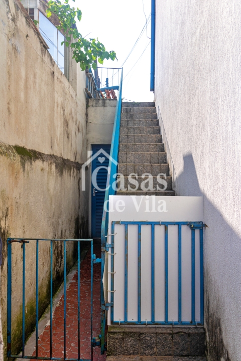 Casa de vila espaçosa! - Para venda no Jardim Hípico!