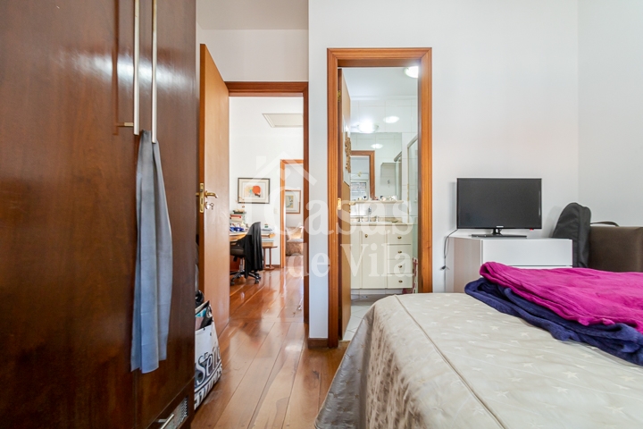 Casa de vila confortável para venda! - No Campo Belo!
