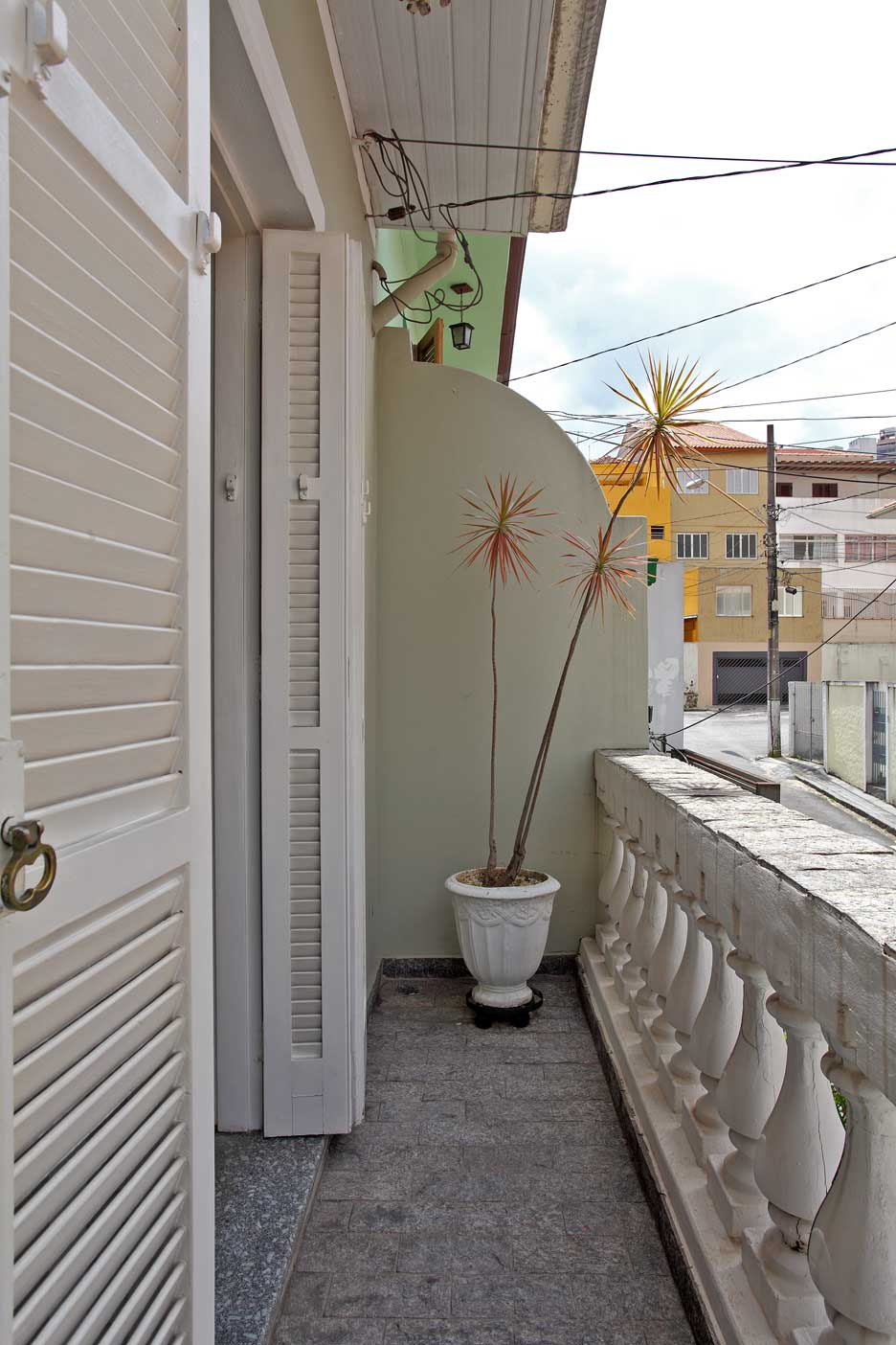 Graciosa casa de vila em Santana! - Para venda!! Excelente localização!