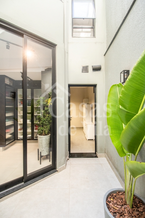 Linda casa de vila reformada para venda! - Em Perdizes!