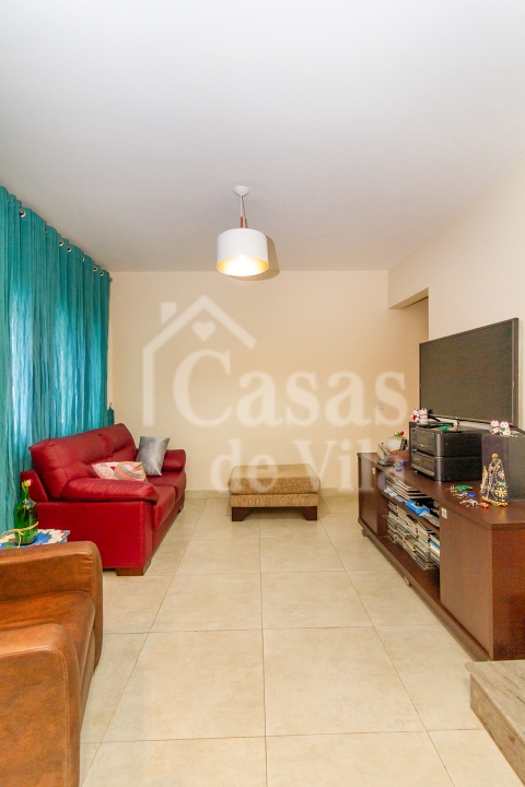 Casa de vila reformada para venda! Uma graça! - No Bosque da Saúde!