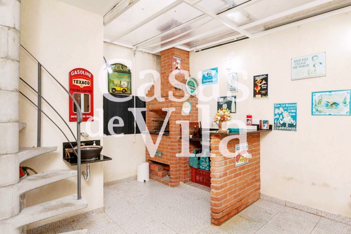 Casa de vila toda reformada para venda! - No Planalto Paulista! 