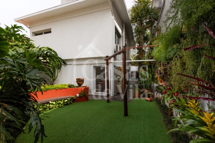 Linda casa de vila para venda! No Brooklin! - Muito agradável e pra lá de diferenciada!