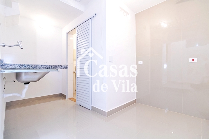Casa de vila reformada para venda! - Excelente localização! Em Moema!