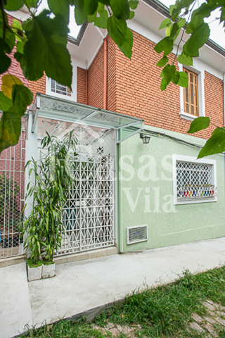 Casa de vila graciosa para venda! - Na Lapa!