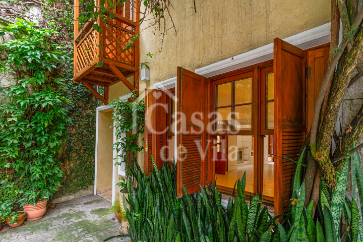 Um sonho de casa de vila no Jardim América! - Para venda! Excelente localização!