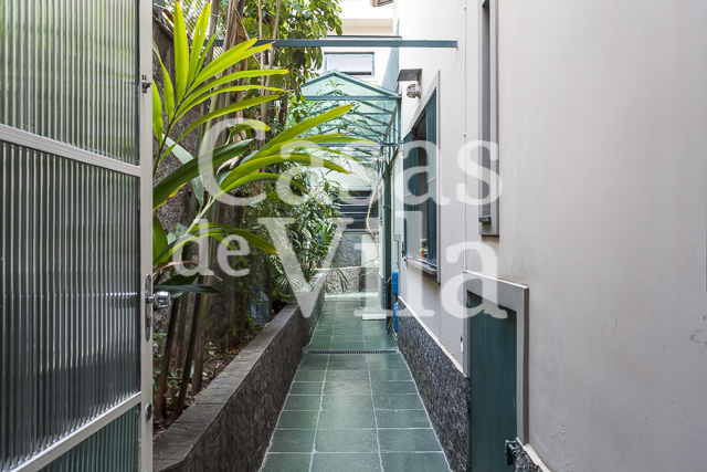 Casa de vila espaçosa! - Para venda ou locação! Em Perdizes! Ótima localização!