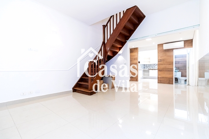 Casa de vila reformada para venda! - Excelente localização! Em Moema!