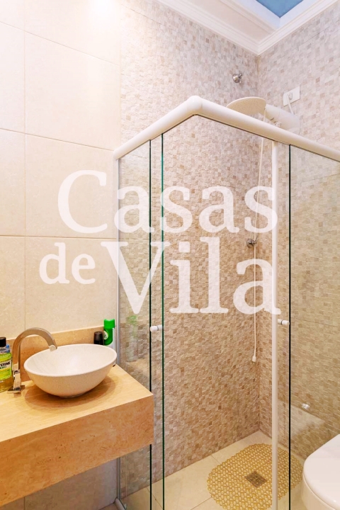 Casa de vila toda reformada para venda! - No Planalto Paulista! 