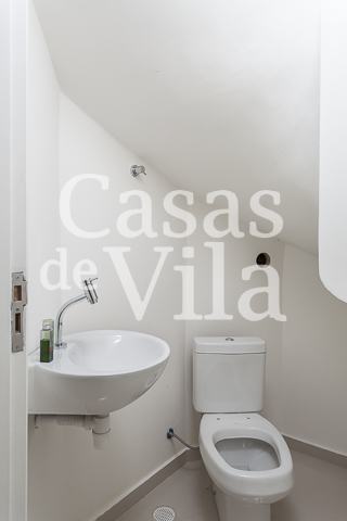 Casa de vila para venda na Vila Olímpia! - Numa vilinha bem arborizada!