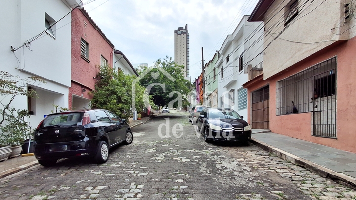 Casa de vila espaçosa para venda! - Na Vila Mariana!