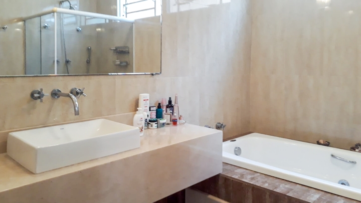 Casa de vila para venda! - Na Granja Julieta! Excelente localização!