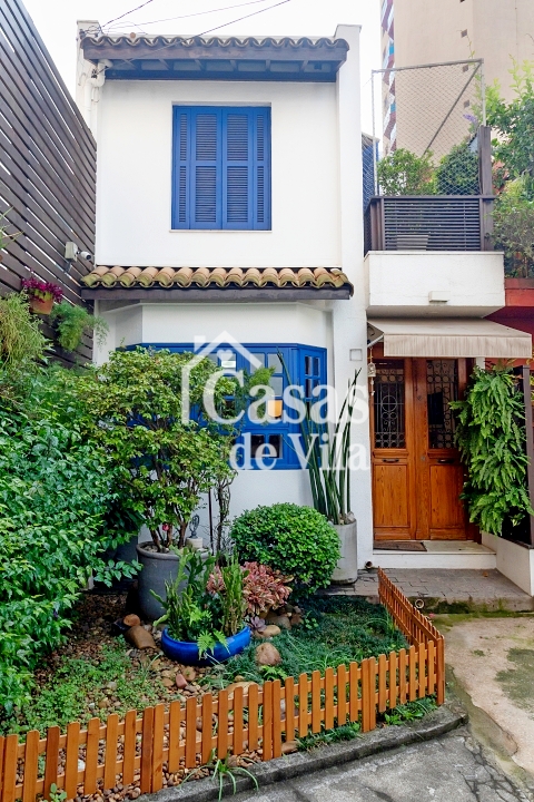 Uma graça de casa de vila para venda! - Na Vila Olímpia!