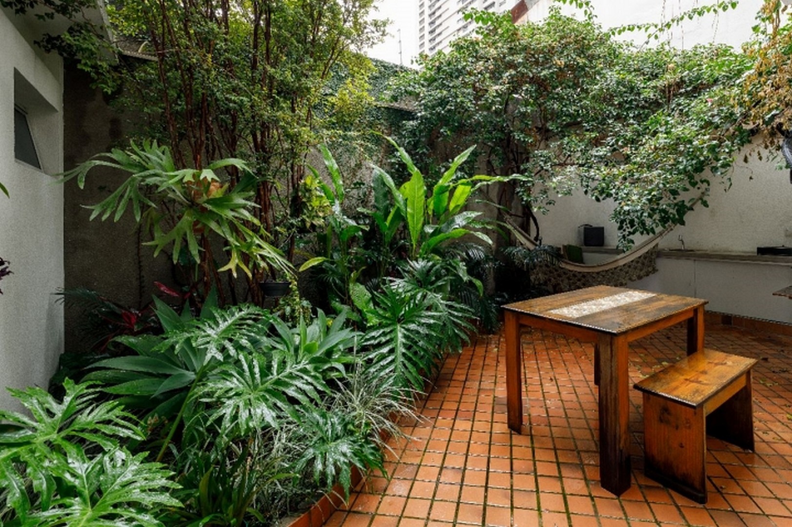 Casa de vila reformada para venda! - Na Vila Olímpia! Uma graça!
