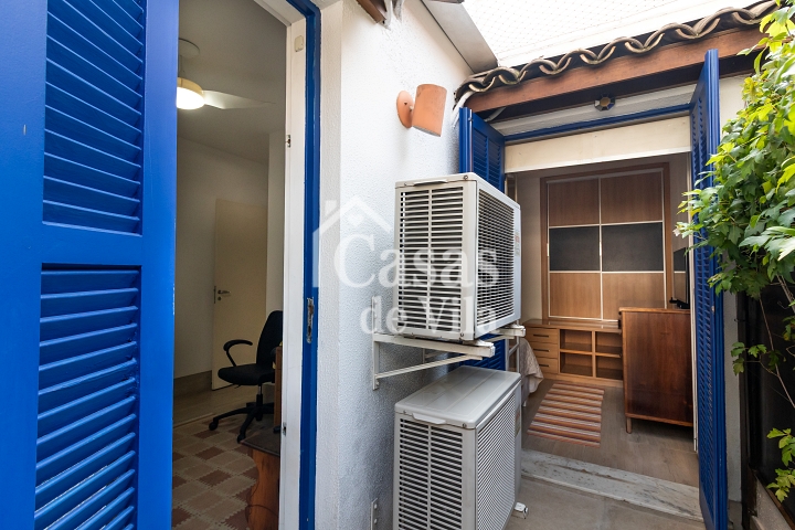 Uma graça de casa de vila para venda! - Na Vila Olímpia!