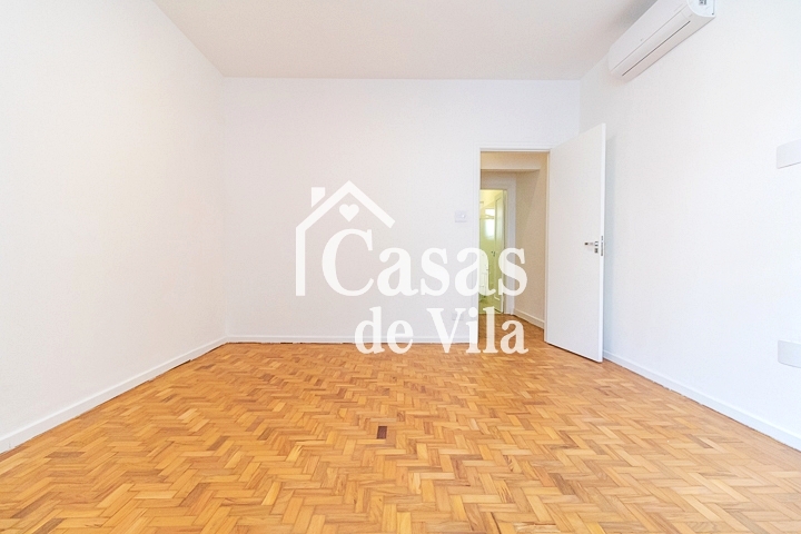 Casa de vila reformada para venda! - Excelente localização! Em Moema!