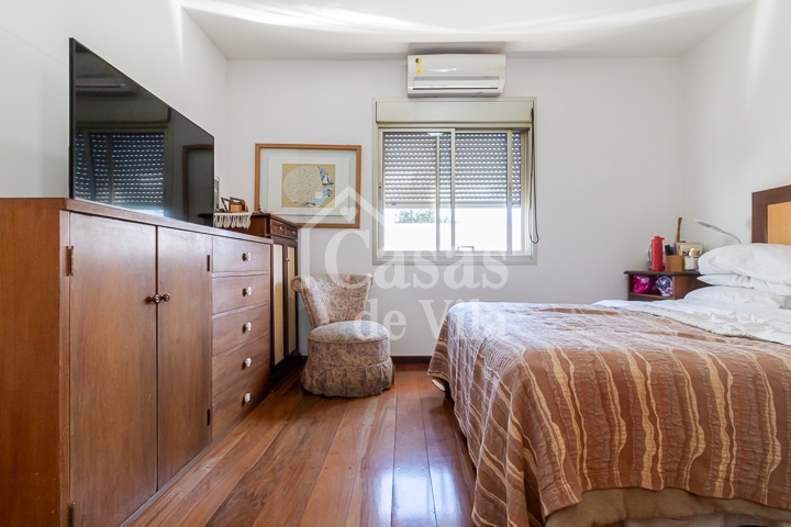 Casa de vila confortável para venda! - No Campo Belo!