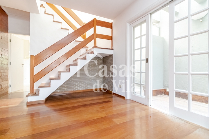 Casa de vila reformada para compra! - No Jardim Hípico!