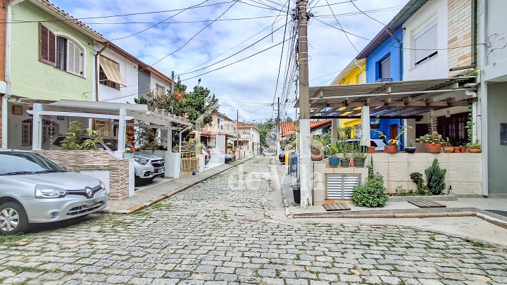 Casa de vila para venda com bom espaço! - Na Chácara Santo Antonio | Santo Amaro!