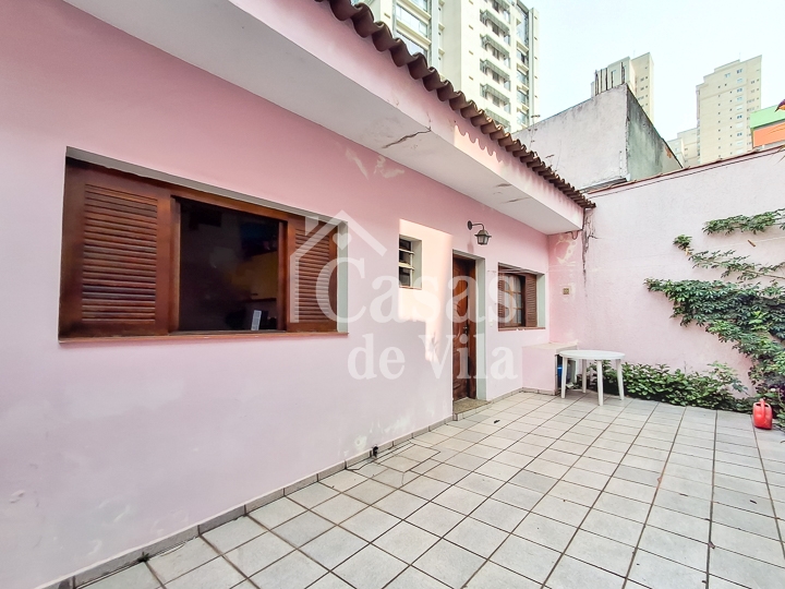 Casa de vila beemmm espaçosa para venda! - No Brooklin Paulista! Muitas facilidades nas proximidades!