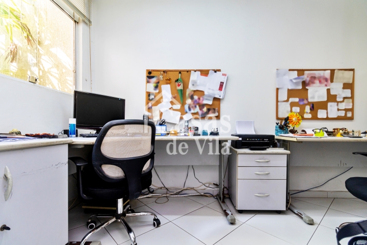 Casa de vila espaçosa! - Para venda no Jardim Hípico!