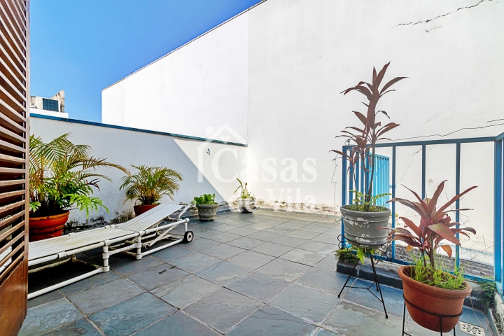 Casa de vila espaçosa! - Para venda no Jardim Hípico!