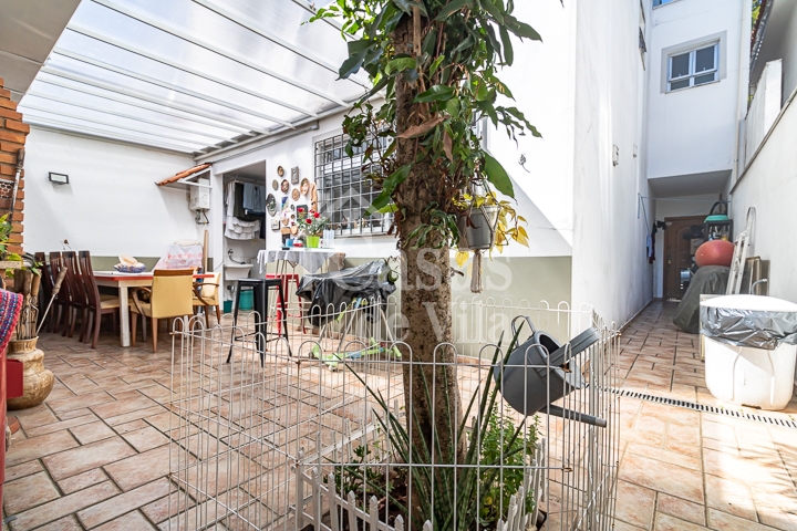 Casa de vila confortável para venda! - No Campo Belo!