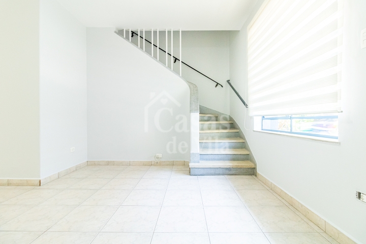 Uma graciosa casa de vila para venda! - Na Vila Olímpia! Ótima localização!