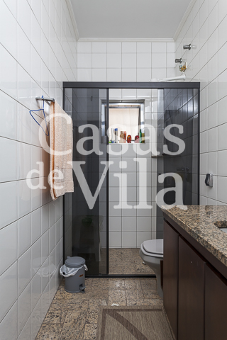 Casa de vila espaçosa! - Para venda ou locação! Em Perdizes! Ótima localização!
