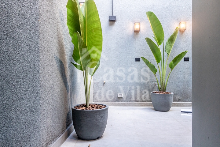 Linda casa de vila reformada para venda! - Em Perdizes!