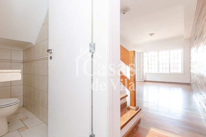 Casa de vila reformada para compra! - No Jardim Hípico!