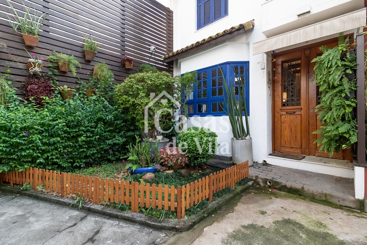 Uma graça de casa de vila para venda! - Na Vila Olímpia!