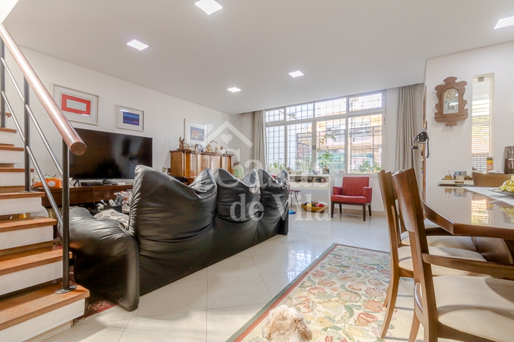 Casa de vila confortável para venda! - No Campo Belo!