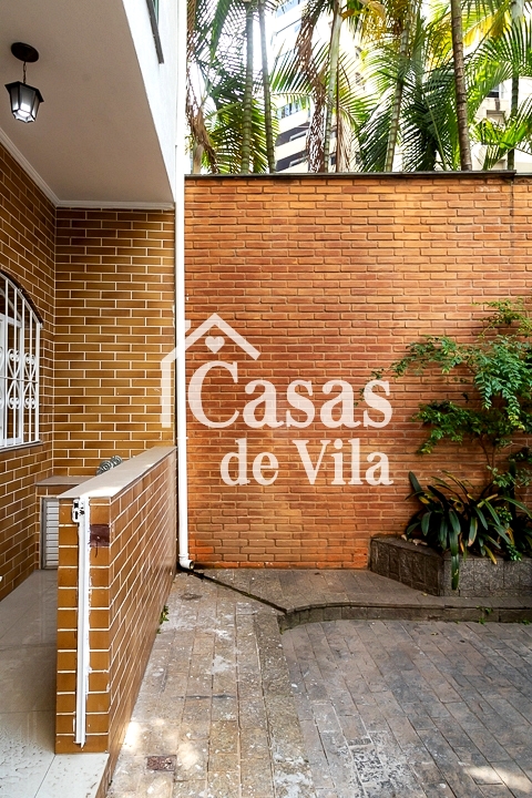 Casa de vila reformada para venda! - Excelente localização! Em Moema!