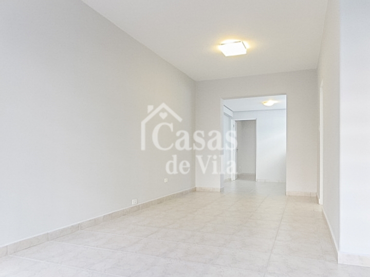 Uma graciosa casa de vila para venda! - Na Vila Olímpia! Ótima localização!
