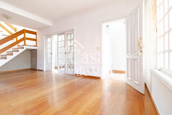 Casa de vila reformada para compra! - No Jardim Hípico!