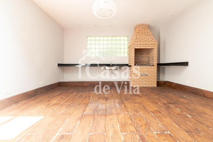 Casa de vila reformada para compra! - No Jardim Hípico!