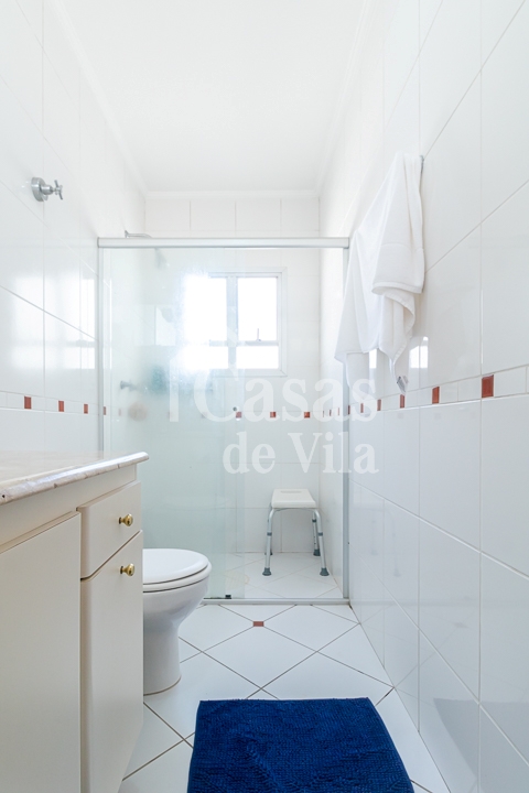 Casa de vila confortável para venda! - No Campo Belo!