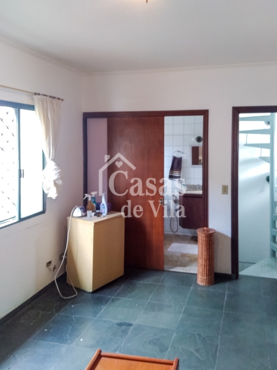 Casa de vila espaçosa! - Para venda ou locação! Em Perdizes! Ótima localização!